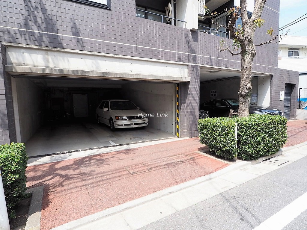 サラータ赤塚　駐車場